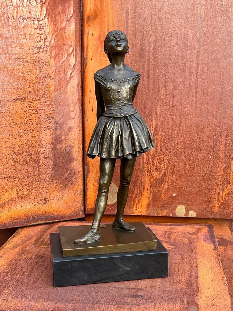 Edgar Degas - (after) - 雕塑, Petite Danseuse de Quatorze Ans - 38 cm - 黄铜色, 大理石 #4.3