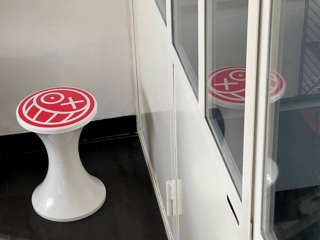 André Saraiva (1971) - Mr. A Tabouret Tamtam coconut #3.2