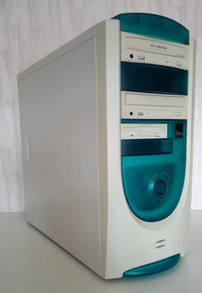 Retro Xtreme Computer Windows 98SE - Pentium3 - Voodoo3 - Computer #1.0