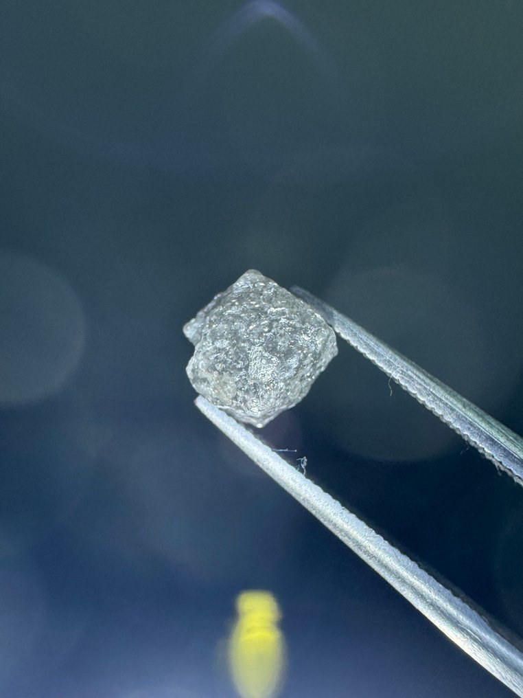 天然浅灰色立方体裸钻。1.08克拉。无底价！ 立方体的- 0.22 g #2.1