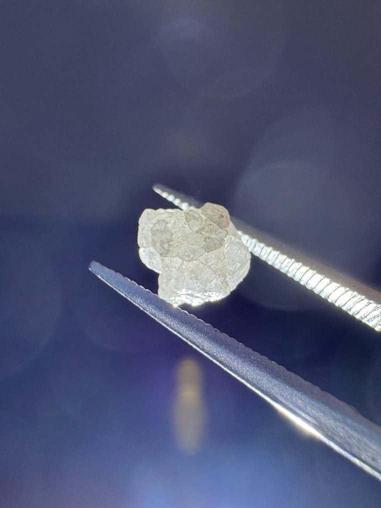 5 kappaleen raakahtavaraa, harmaat/luonnolliset valkoiset, 3,60 karaattia. Ei varaustarjouksia! Karkea- 0.72 g - (5) #3.2