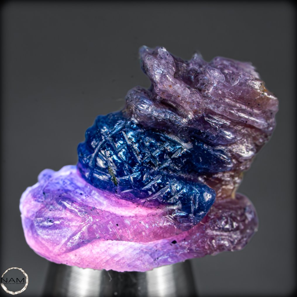 Πολύ σπάνιος φυσικός Padparadscha-Saphir σε μορφή δράκου – Ένα κόσμημα κορυφαίας κατηγορίας από την 28,05ct- 5.61 g #2.1