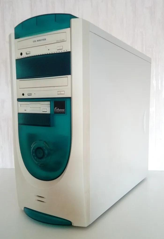 Retro Xtreme Computer Windows 98SE - Pentium3 - Voodoo3 - Computer #2.1