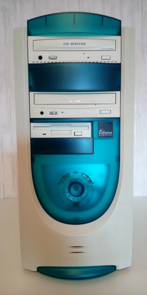 Retro Xtreme Computer Windows 98SE - Pentium3 - Voodoo3 - Computer #3.2