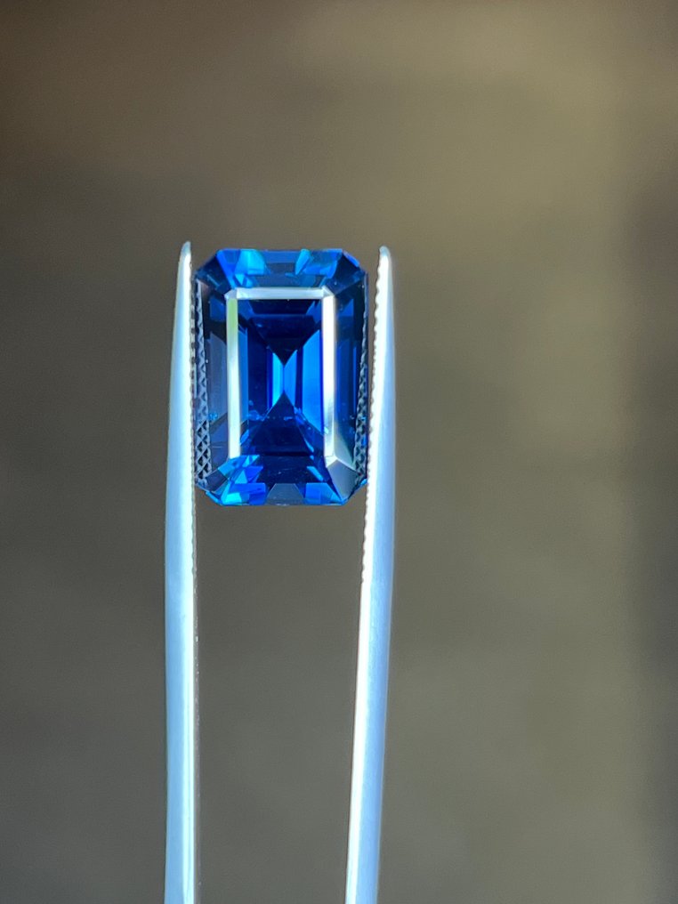 蓝色 蓝宝石 - 11.72 ct - 瑞士宝石研究中心(GRS) - 泰国 Sapir - 顶级颜色 #1.0