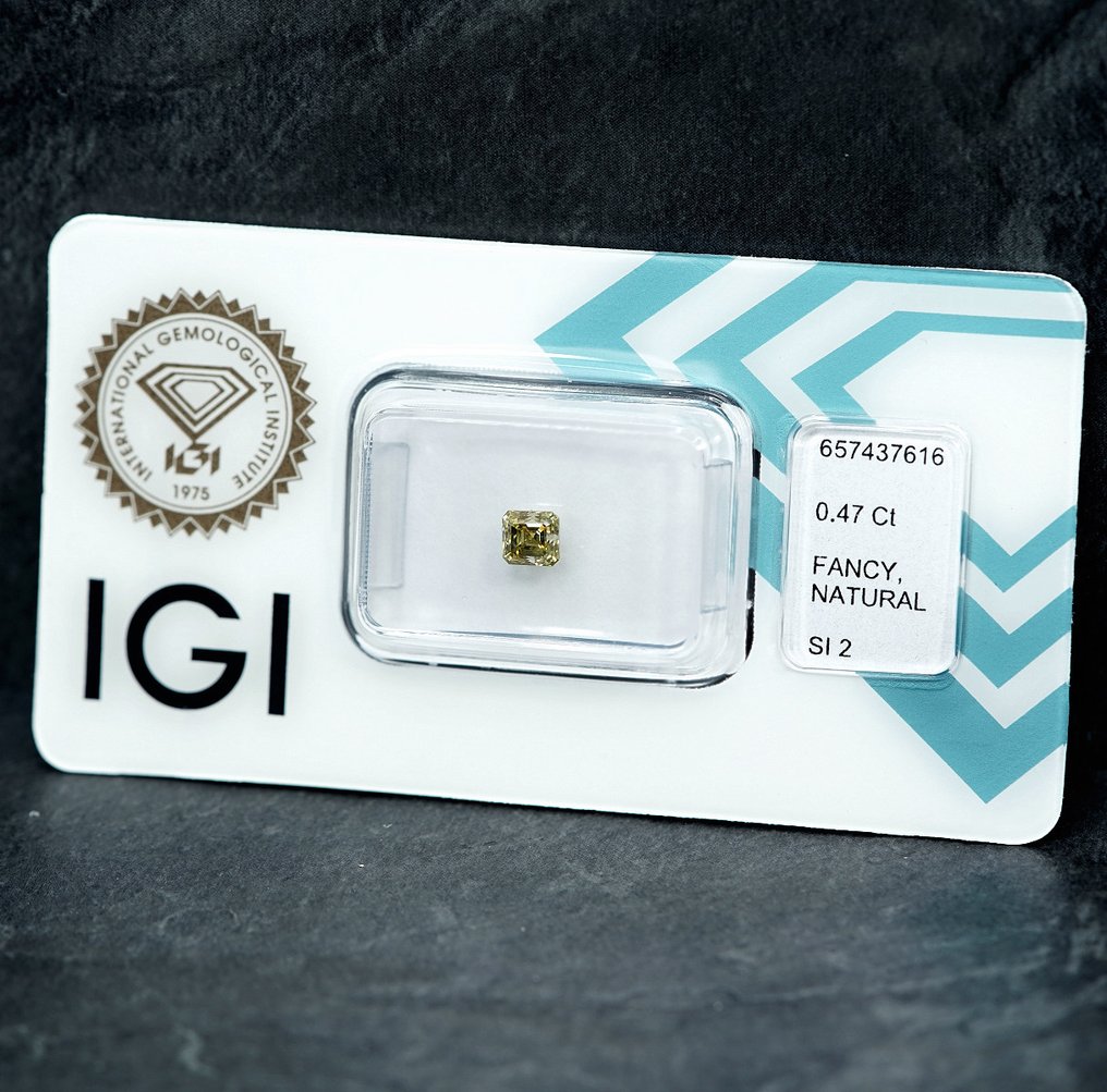 χωρίς τιμή ασφαλείας - 1 pcs Διαμάντι (Φυσικού χρώματος) - 0.47 ct - Τετράγωνο - Fancy Γκριζωπό Κίτρινο - SI2 - International Gemological Institute (IGI) #4.3