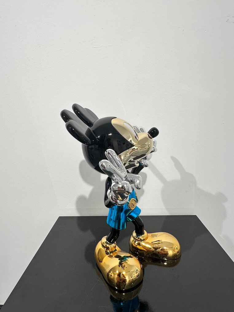 Van Apple - World Love - Mickey Blue #2.1