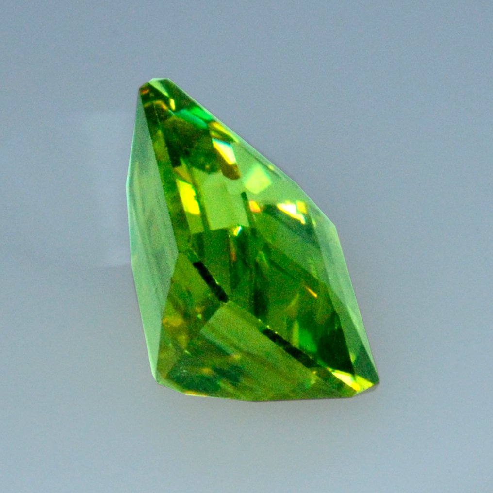 绿色 榍石  - 3.87 ct - 国际宝石研究院（IGI） #2.1