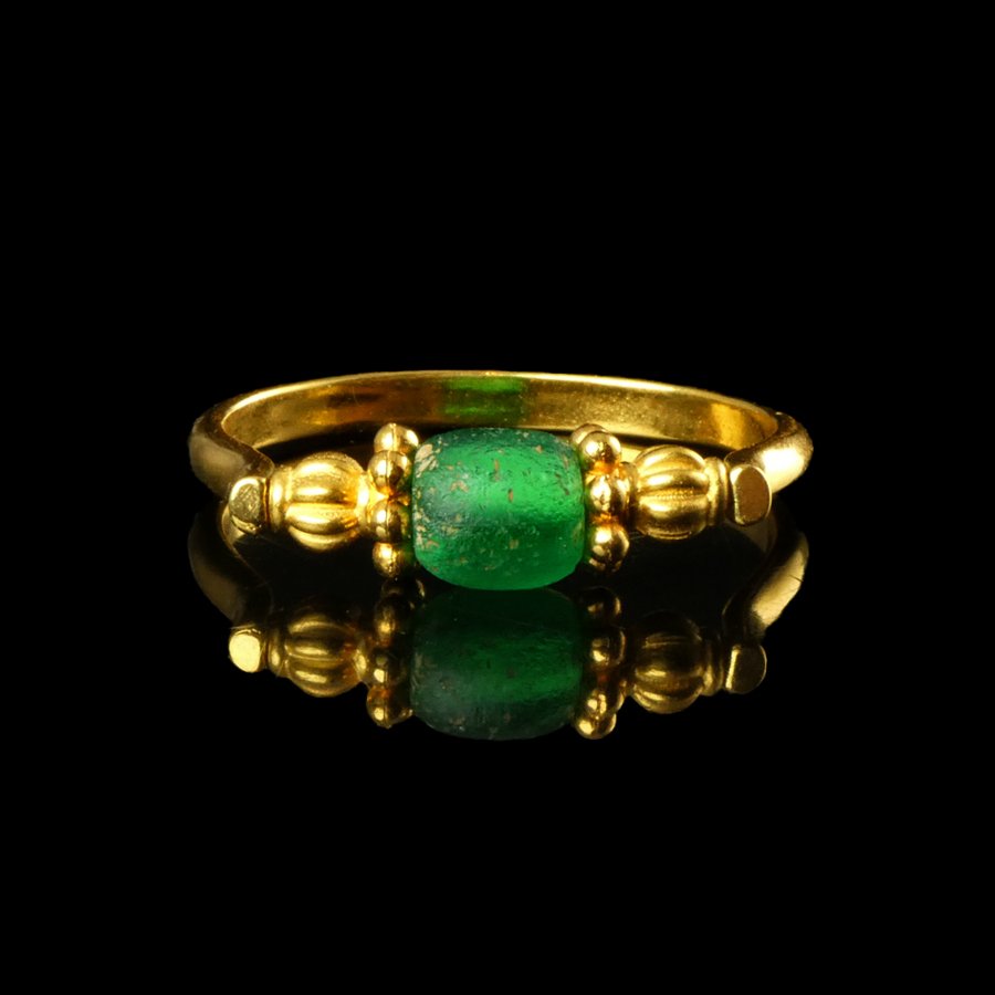 Altrömisch, Kaiserreich Ring mit römischer grüner Glasperle  (Ohne mindestpreis) #1.0