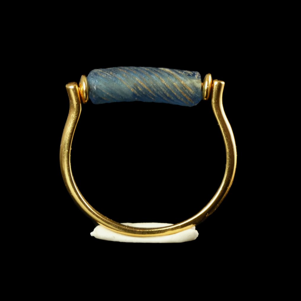 古羅馬帝國 带有罗马风格装饰的蓝色玻璃珠戒指 (沒有保留價) #3.2