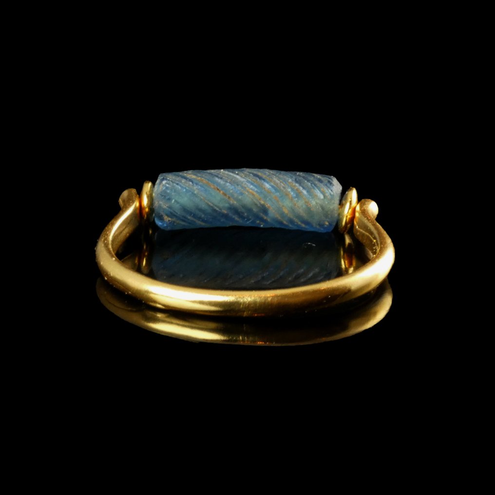 古羅馬帝國 带有罗马风格装饰的蓝色玻璃珠戒指 (沒有保留價) #2.1