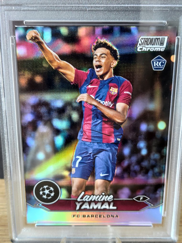 2023/24 Topps Stadium Club - Lamine Yamal - Refractor Prizm ROOKIE - PSA 9 Graded card #2.1