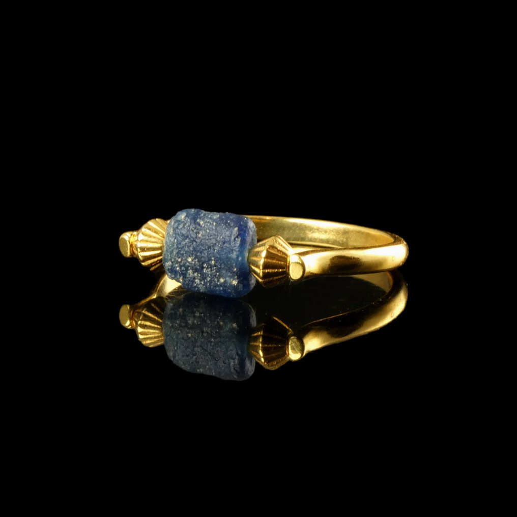 Αρχαίο ρωμαϊκό, Αυτοκρατορικό δαχτυλίδι με ρωμαϊκή μπλε γυάλινη χάντρα  (χωρίς τιμή ασφαλείας) #1.0