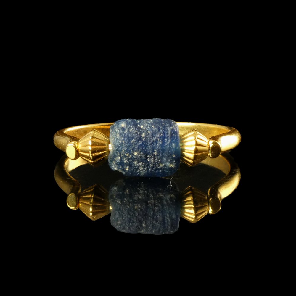 Αρχαίο ρωμαϊκό, Αυτοκρατορικό δαχτυλίδι με ρωμαϊκή μπλε γυάλινη χάντρα  (χωρίς τιμή ασφαλείας) #1.0