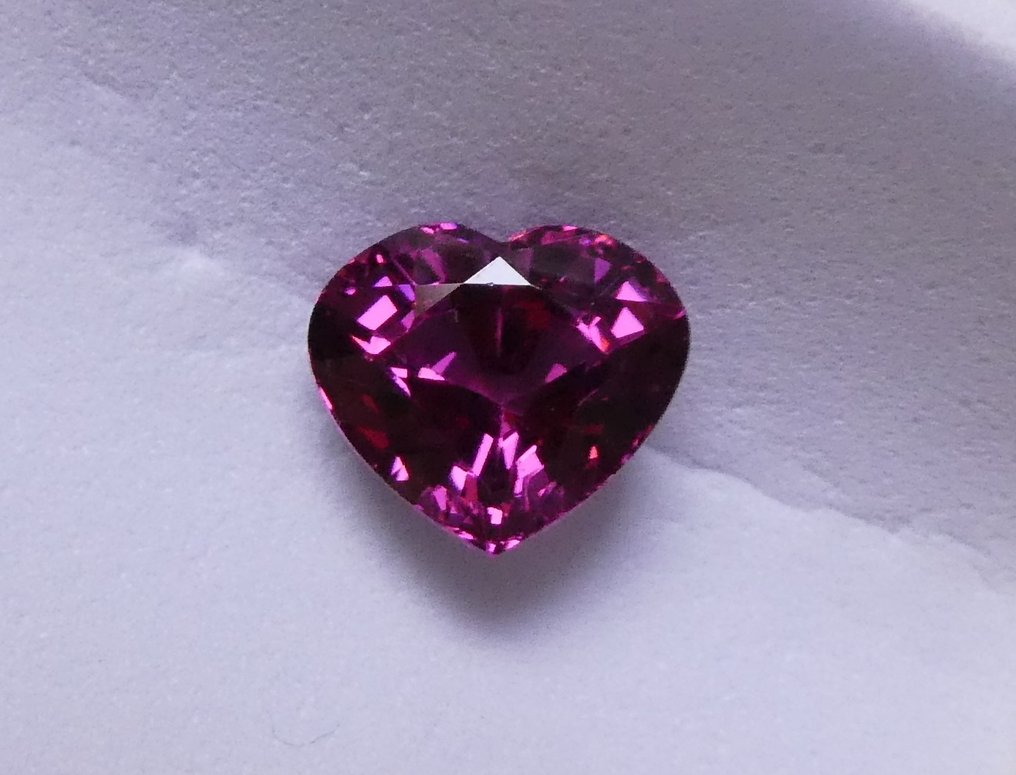 No Reserve Price Rhodolite - 2.21 ct - Instituto Gemólogico Español (IGE) #2.1