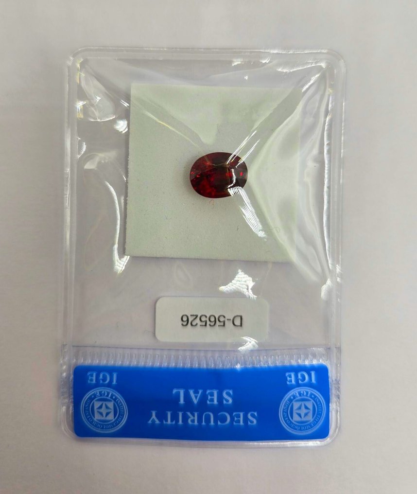 沒有保留價 - 1 pcs  橙色, 紅色 石榴石  - 3.84 ct - Instituto Gemólogico Español (IGE) #1.0