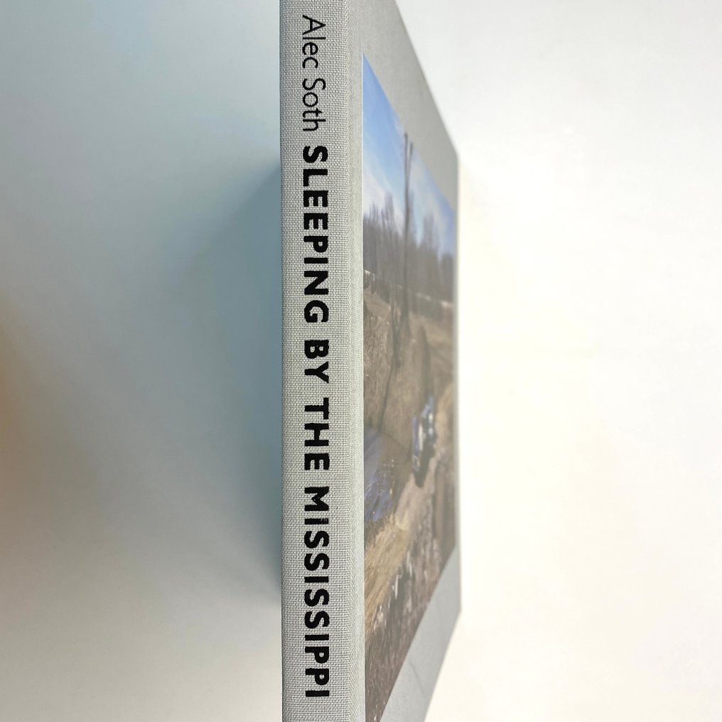 Alec Soth - Sleeping by the Mississippi - 2008 #2.1