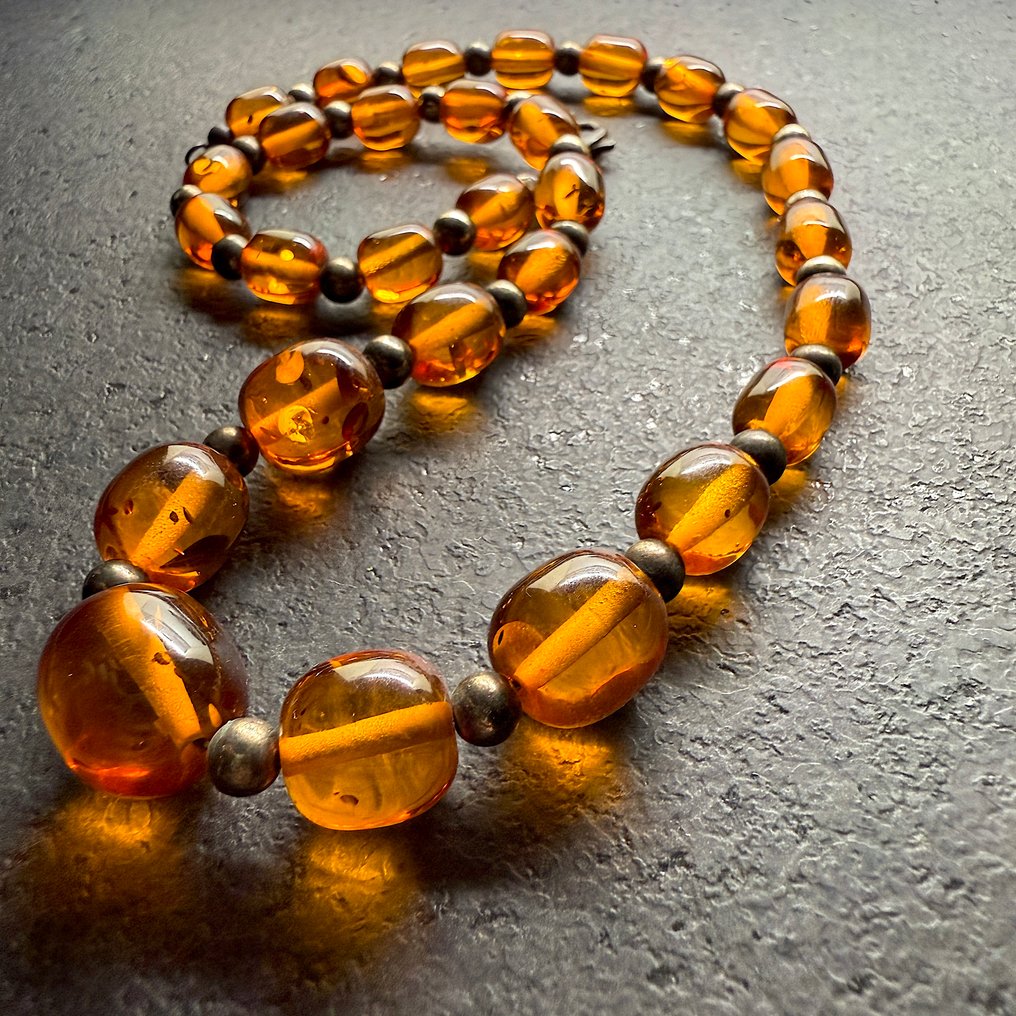 装饰艺术项链，配有橄榄色珠子 - 琥珀 - Natural Baltic amber - succinite #1.0