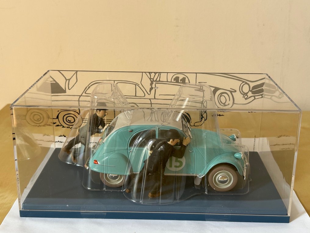 Moulinsart - Hachette - Tintin - Modèle 1/24e - La 2CV du Rallye - N°54 Coke en Stock #1.0