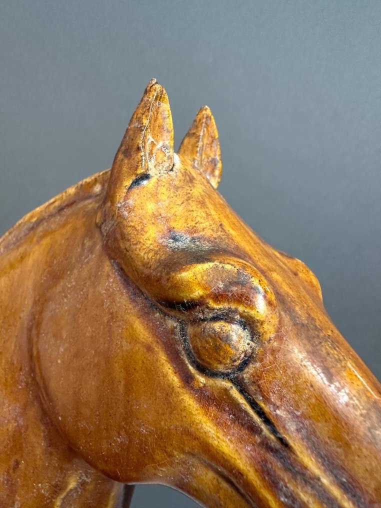 Grand cheval en terre cuite de style Tang - glaçure châtaigne – avec le sceau d'exportation S.A.C.H. - Terre cuite, Faïence - Chine - Fin du XXe siècle #4.3
