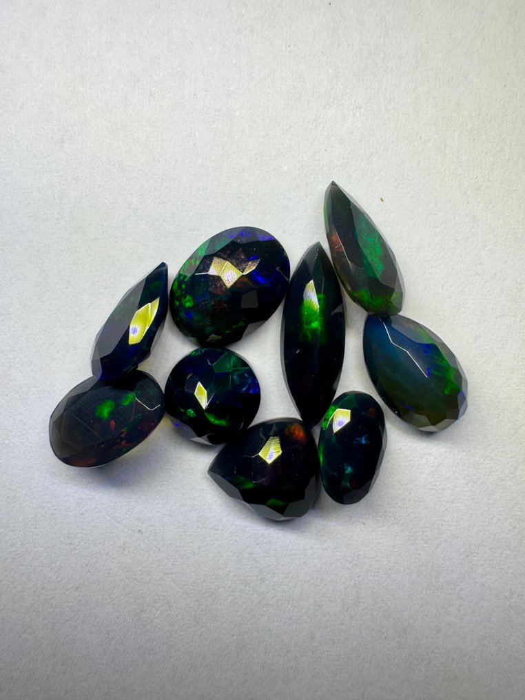 Σετ 9 Opales με μαύρες καπνιστές οπές από την Αιθιοπία. 10,25 καράτια. Πολύπλευρες- 2.05 g - (9) #1.0