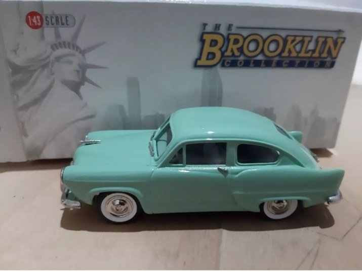 Brooklin 1:43 - Modellauto - 1951 Kaiser-Frazer Henry J 'Aloha Green' - BRK 118 #1.0