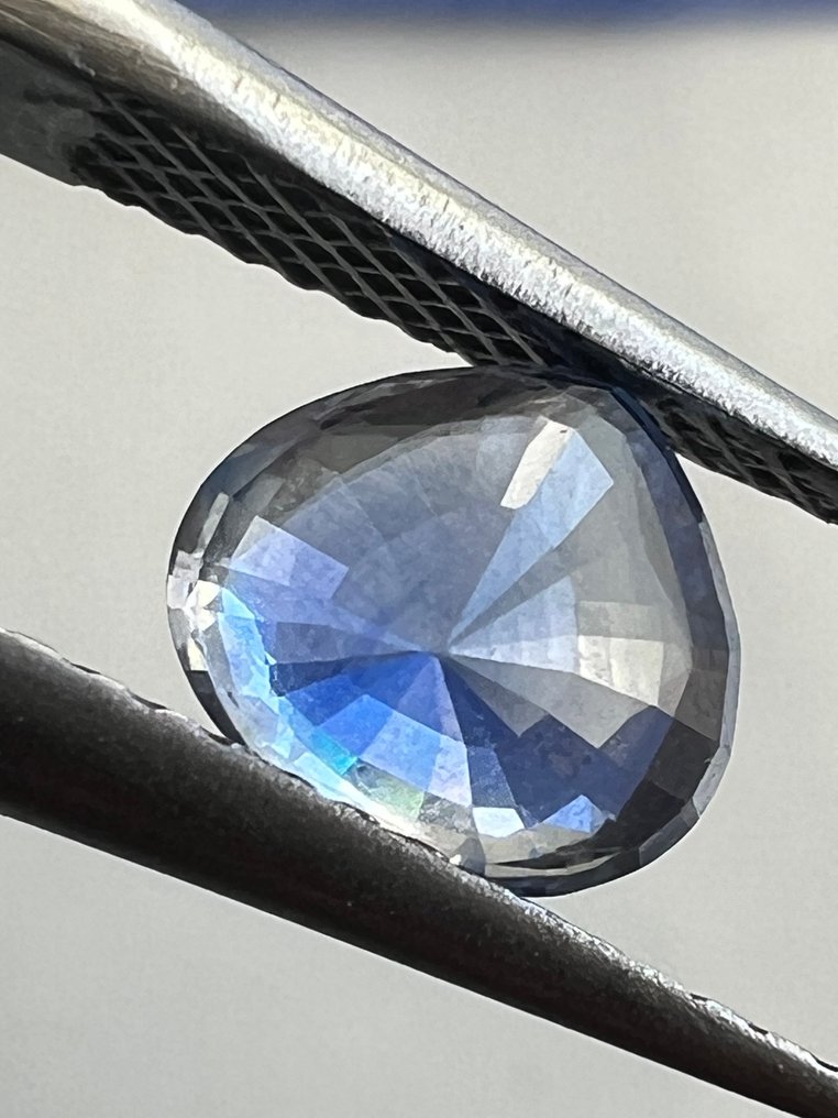 Albastru Safir  - 1.38 ct - IGI (Institutul gemologic internațional) #3.2