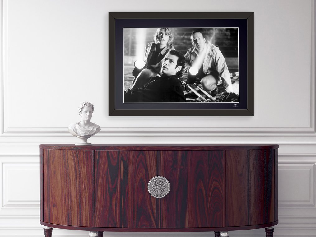Jurassic Park 1993 - Jeff Goldblum, Laura Dern - Fine Art Photography - Luxury Wooden Frame 70X50 cm - Limited Edition 01 of 30 - Serial 20140 - Original Certificate (COA), Hologram - 100% New. Shipping Reduction from 3 items #2.1