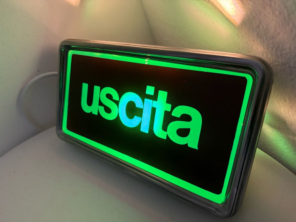 Signal lumineux de sortie de secours vert - Cartello luminoso da uscita di emergenza verde - Caisson lumineux - Métal #4.3