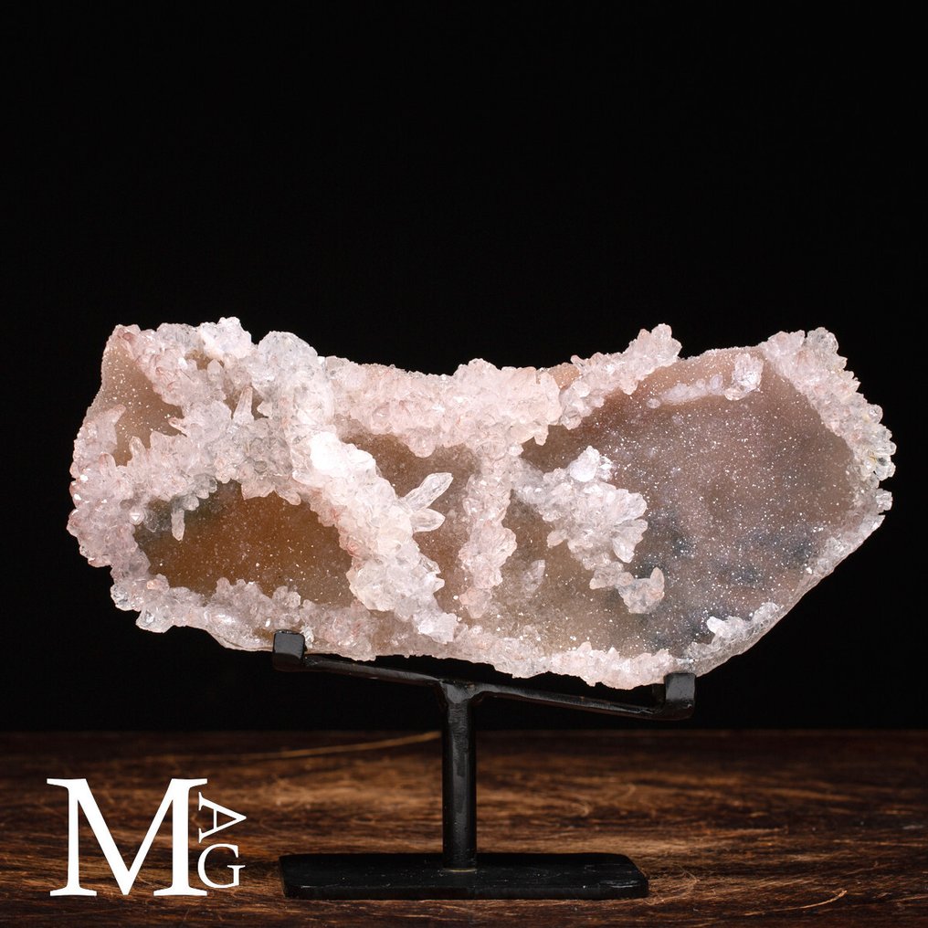 Εξαιρετική ορυκτή διαμόρφωση - δείγμα συλλέκτη - εξαιρετικά σπάνιο ροζ χαλαζίας με druse. - Ύψος: 111 mm - Πλάτος: 233 mm- 788 g #1.0