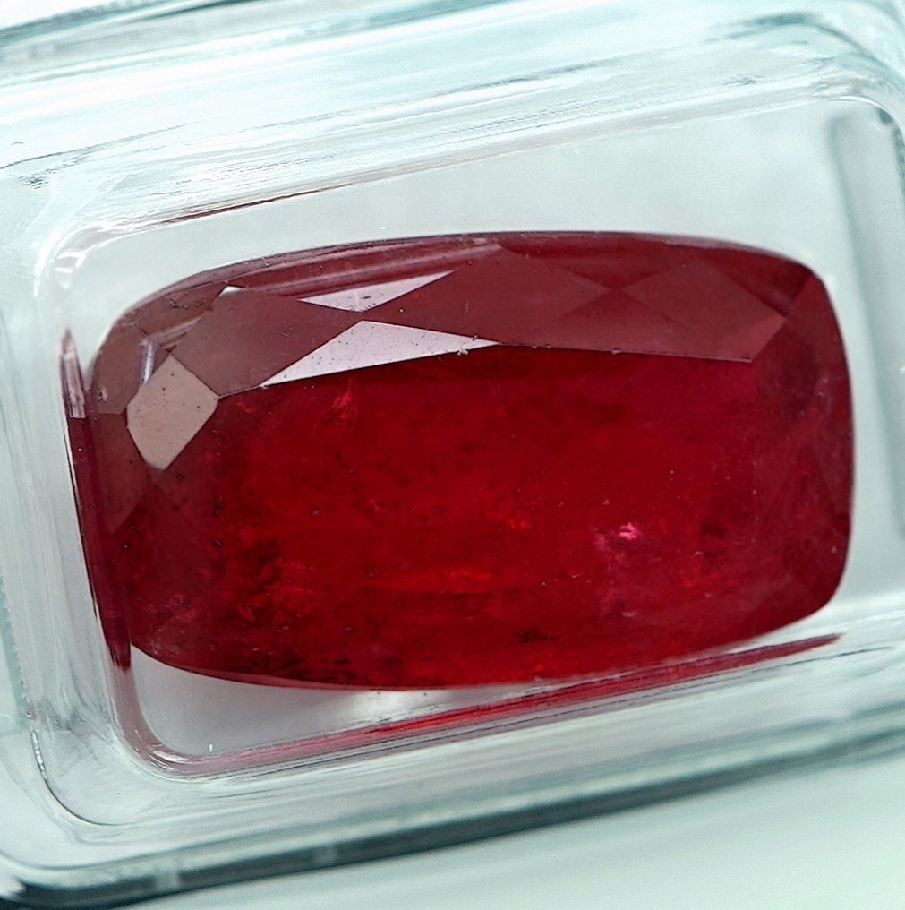1 pcs Red Diamond - 13.92 ct - International Gemological Institute (IGI) - RHODONITE #3.2