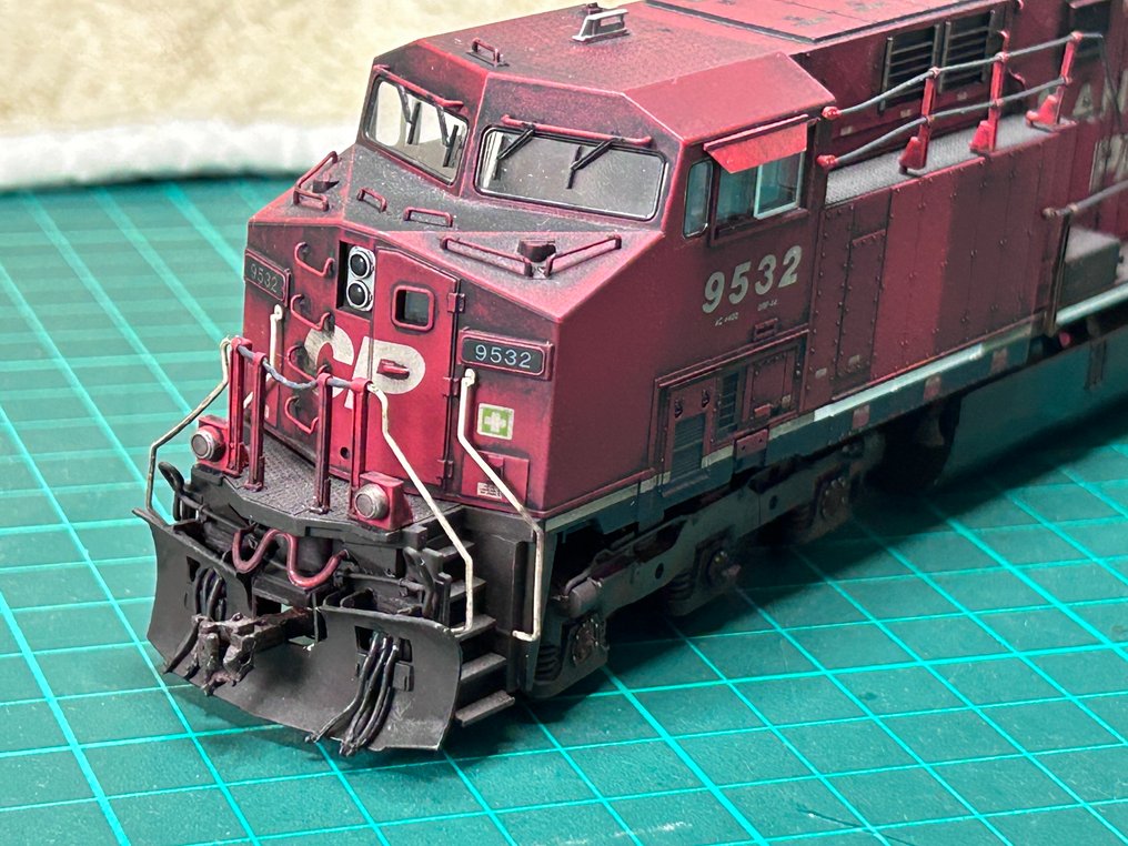 Kato H0 - 37-6474 - Πετρελαιοκίνητη-ηλεκτροκίνητη μηχανή τρένου (1) - GE AC4400CW - Canadian Pacific #1.0