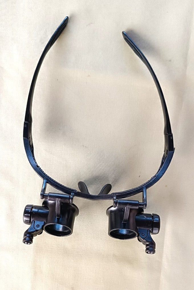 Lääketieteellinen optinen instrumentti - clockworkers glasses - 2010-2020 - Superoptics #3.2