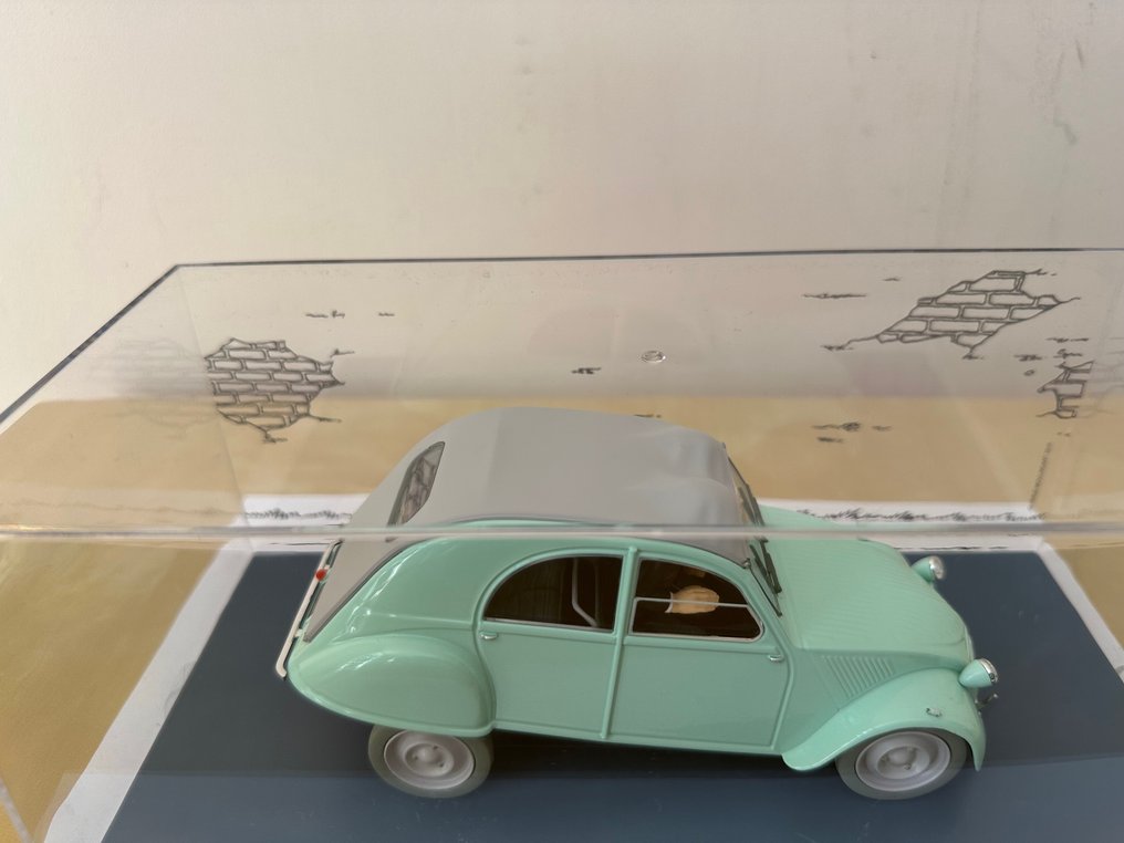 Moulinsart - Hachette - Tintin - Modèle 1/24e - La 2CV des Dupondt - N°8 L'Affaire Tournesol - Mint Sealed #1.0