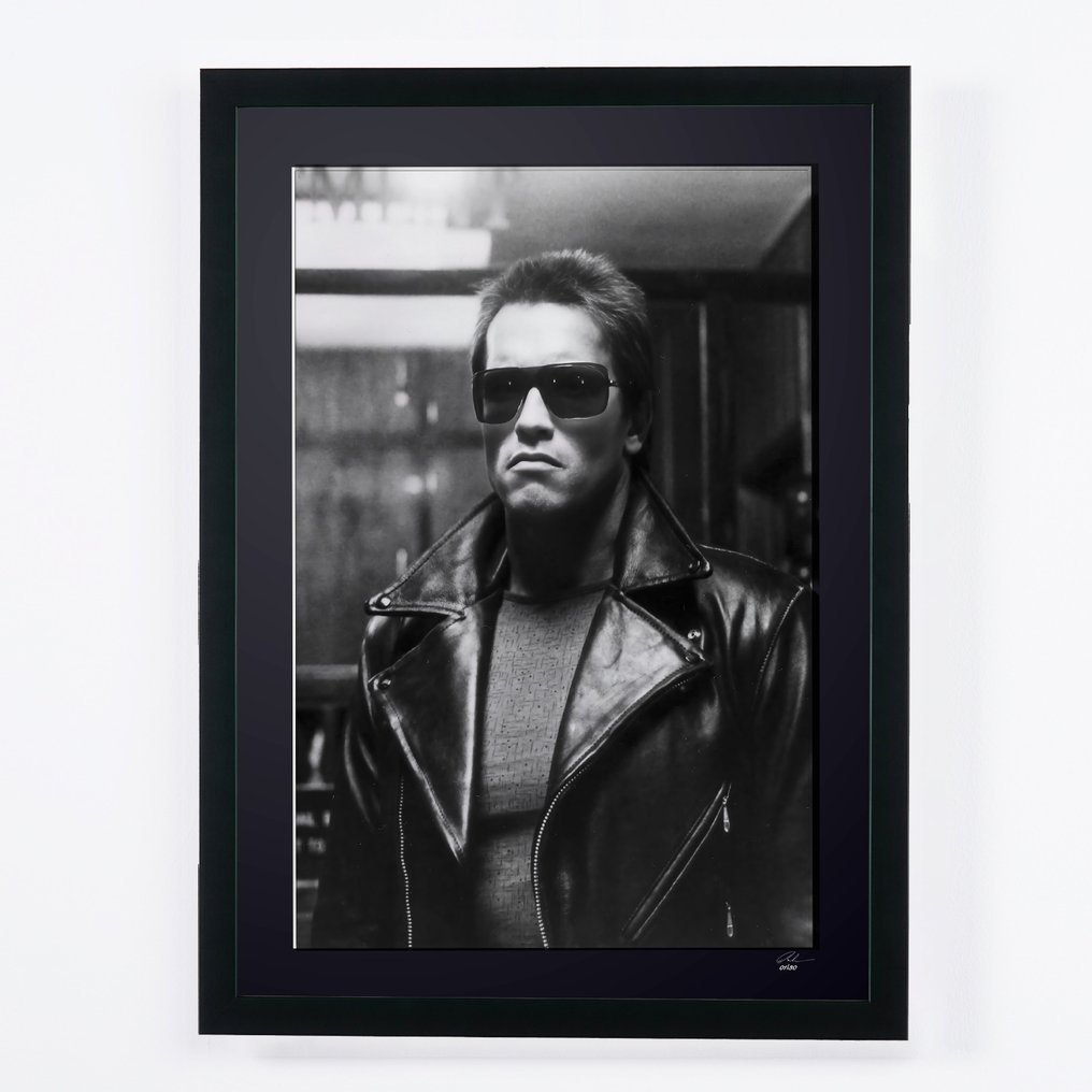 The Terminator - Arnold Schwarzenegger - Fine Art Photography - Luxury Wooden Frame 70X50 cm - Limited Edition 03 of 30 - Serial 20143 - Original Certificate (COA), Hologram - 100% New. Shipping Reduction from 3 items #1.0