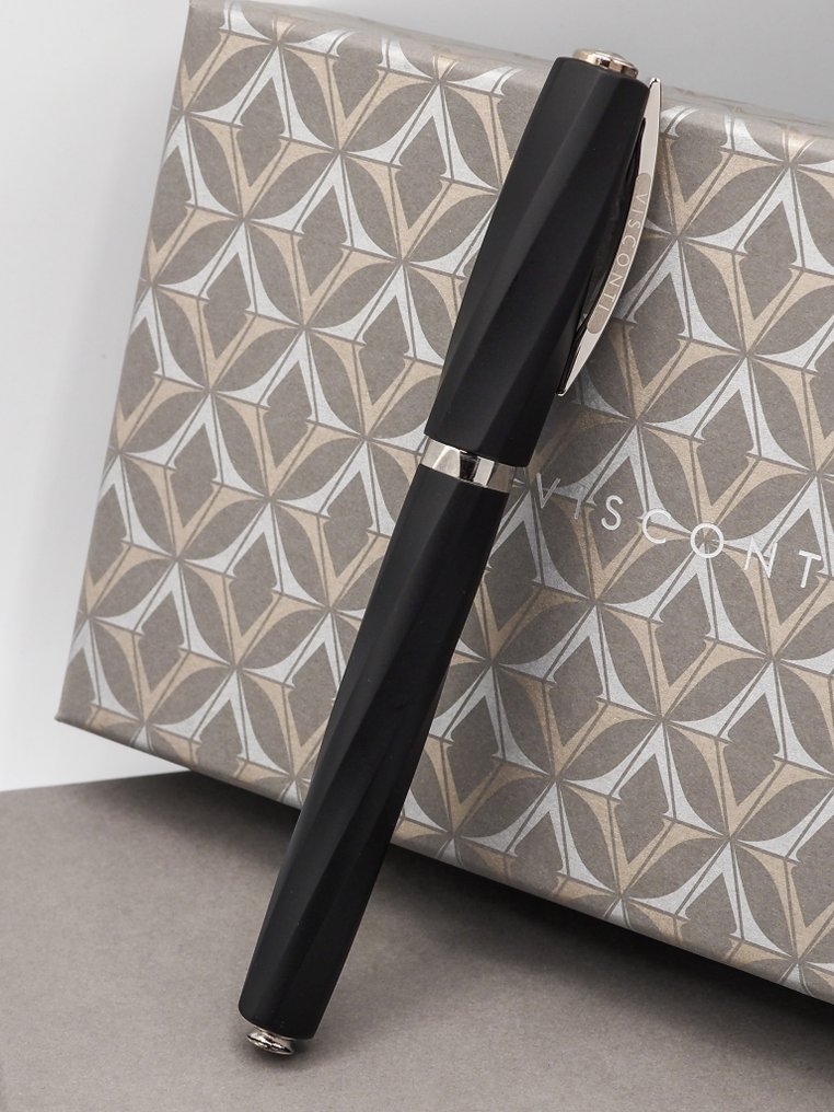 Visconti - Divina Matte Black - Medium - 沒有保留價 - 自來水筆 #1.0