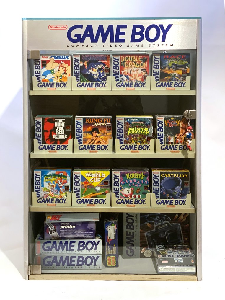 Nintendo - Gameboy Classic - amazing collection with store display showcase, boxed games, console & more - Video game - In original box #1.0