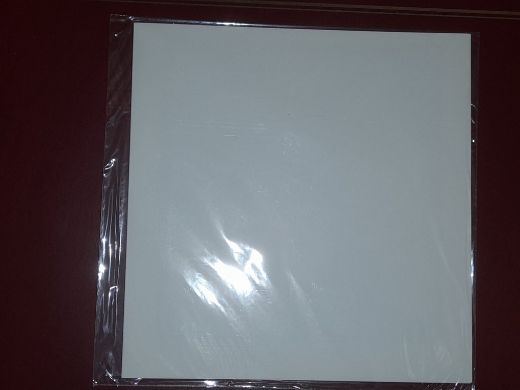 法国 2014 - 法国块 4883 号薄片，Baccarat 心形，在泡罩包装下。 #1.0