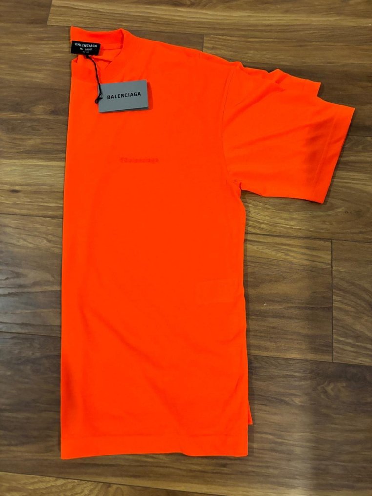 Balenciaga - T-shirt - New with tags #3.2