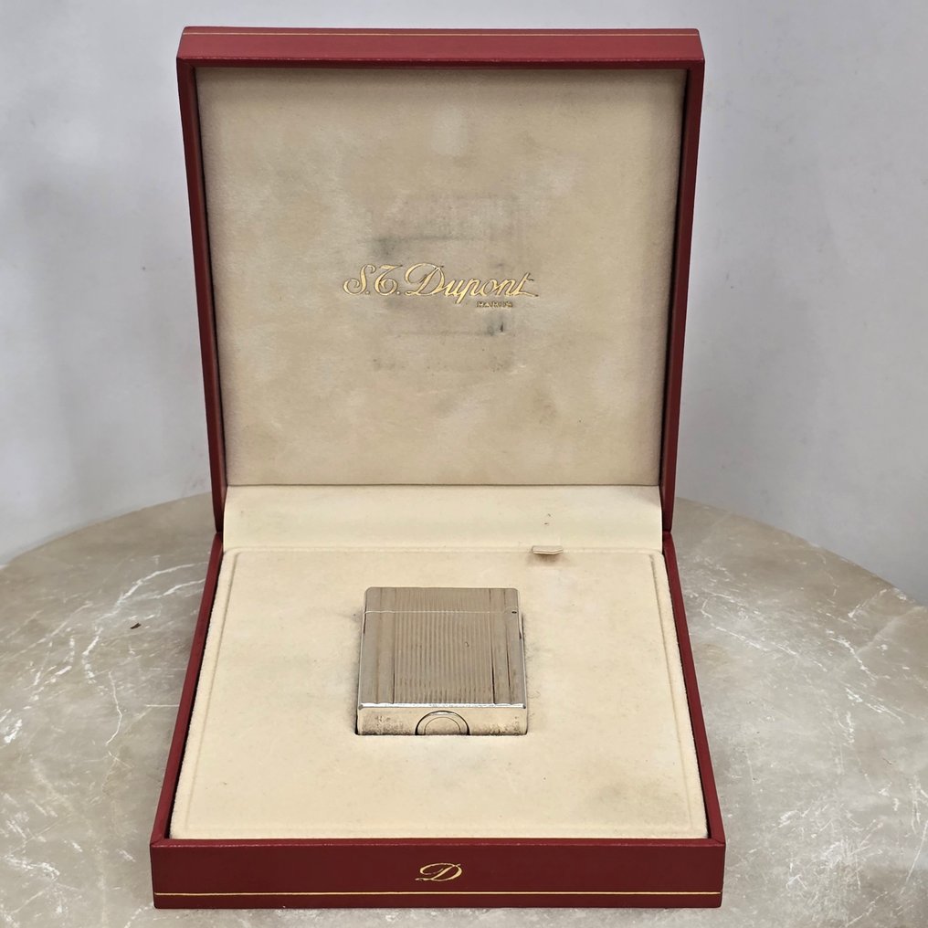 S.T. Dupont - Lighter - L1 Petit. Full Set Box & Papers #1.0