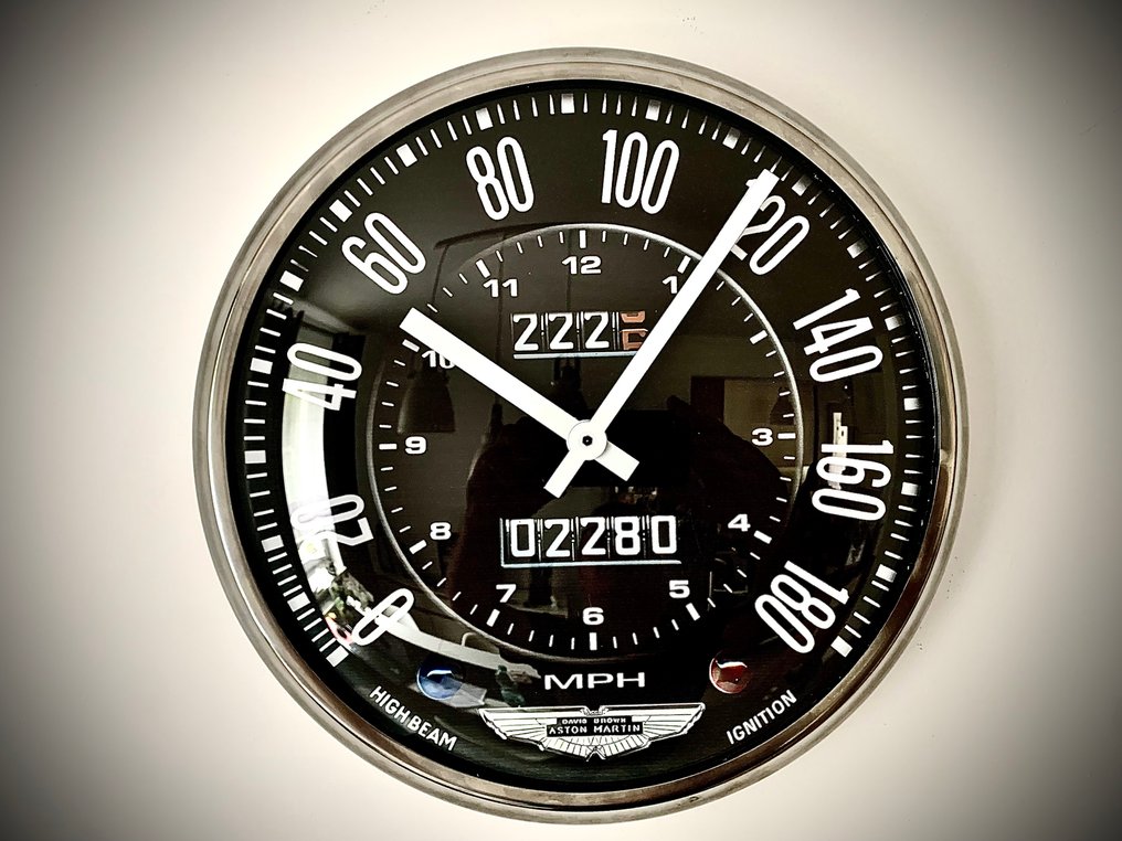 阿斯顿·马丁DB6——限量8/50速度计墙钟，收藏家专用 -  老式 金属, 玻璃, 塑料 - 2010-2020年 - 阿斯顿·马丁 - 时钟 #1.0