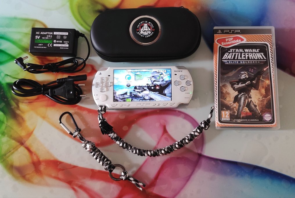 Sony - Super Pack: Playstation SONY PSP 2004 * PSP White Star Wars Special Edition + Battlefront Game + - Console per videogiochi - Pacchetto creato dal venditore. Console revisionata dal venditore. #1.0