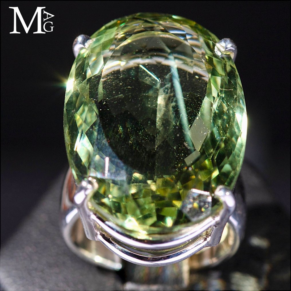 大型绿色石英 - 绿辉石镶嵌在银戒指中 - 银质绿辉石戒指 - 高度: 31 mm - 宽度: 30 mm- 18 g #2.1