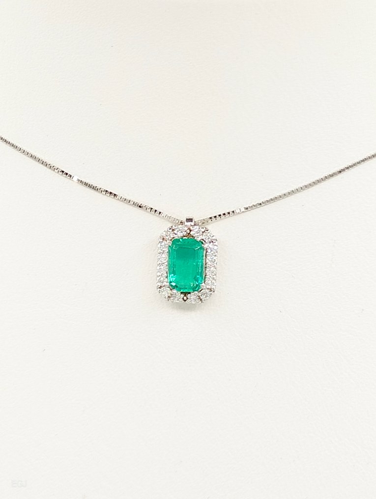 Ei pohjahintaa - Kaulakoru - 14 kt. Valkokulta Smaragdi - Timantti #1.0