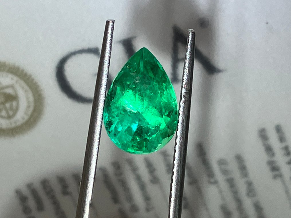 1 pcs  绿色 祖母绿  - 2.89 ct - 美国宝石研究院（GIA） #1.0