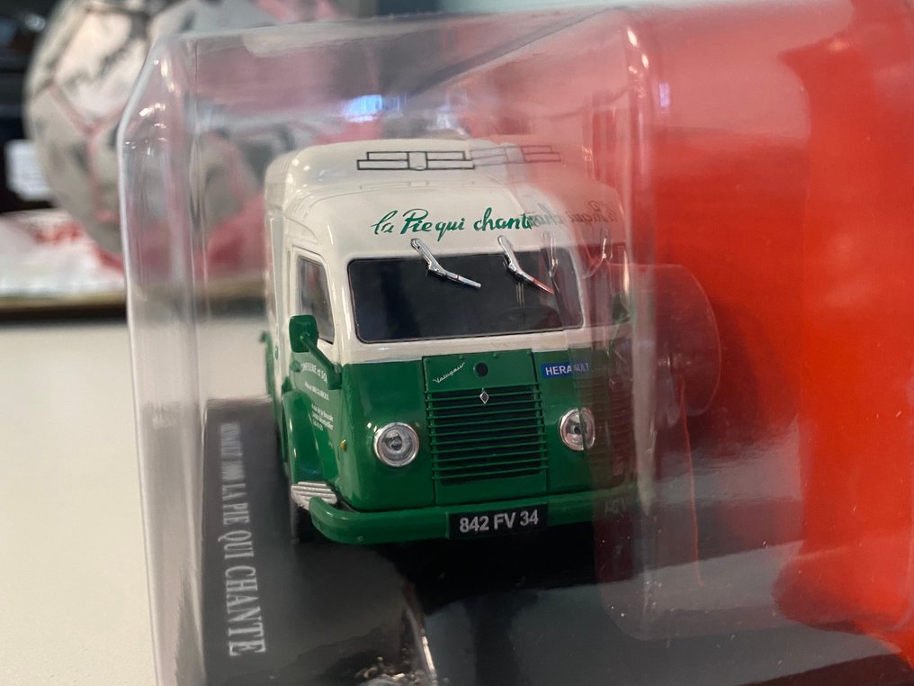 Hachette 1:43 - Camionnette miniature (2) - Renault 1000 kg "La Pie qui Chante" + Renault 1000 kg "Royal Mint" - Superbes modèles en édition limitée et épuisée #4.3
