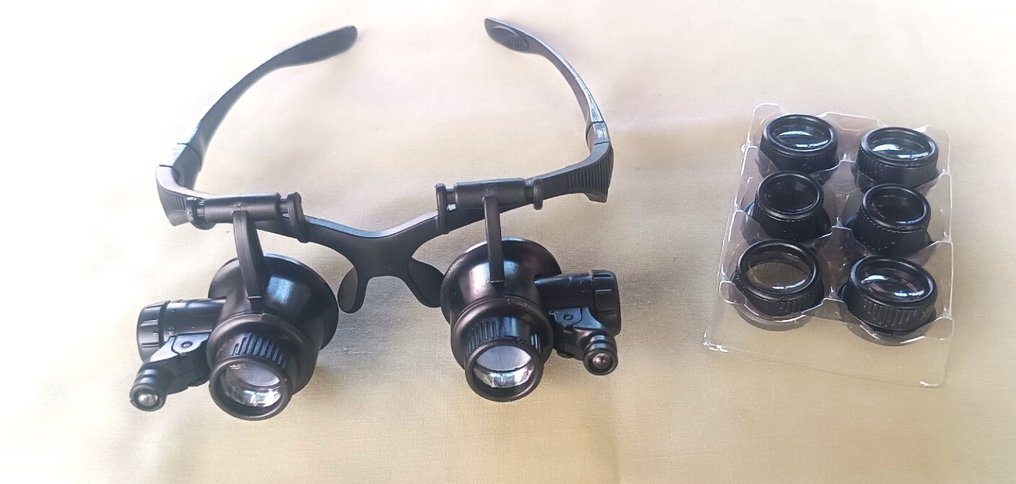 Lääketieteellinen optinen instrumentti - clockworkers glasses - 2010-2020 - Superoptics #1.0