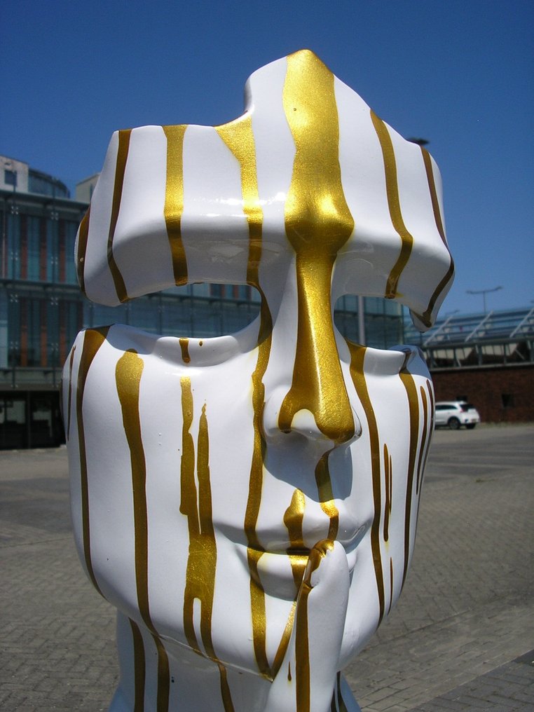 Skulptur, THE WHISPERER : THE SOUND OF SILENCE : SILENCIO POR FAVOR - 42 CM - - 42 cm - Tyk kunstgummi #2.1