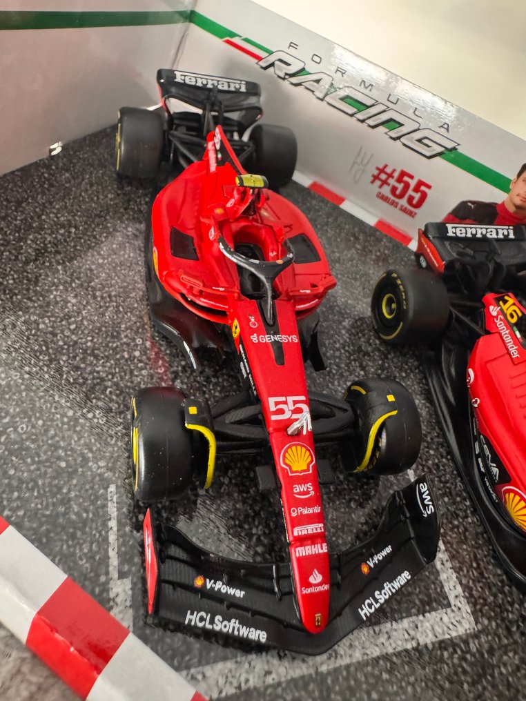 Bburago 1:43 - Model car (2) - 2-Car Set Ferrari: Leclerc #16 & Sainz #55 - Formula 1 2023 - Limited Edition #1.0