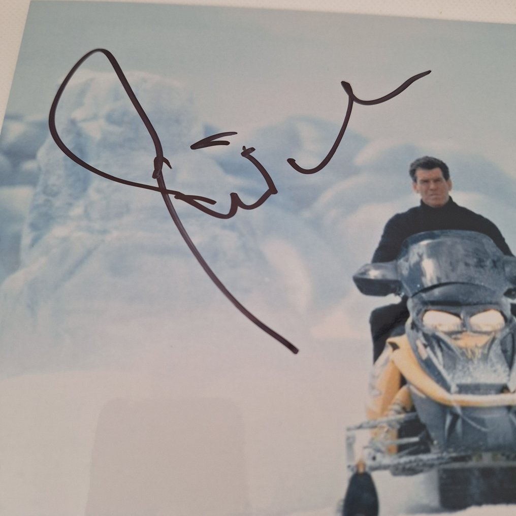 James Bond - Pierce Brosnan as 007 - signed photo with bbc holographic COA #2.1
